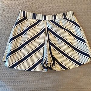 Navy/white striped skort w/ pleat front